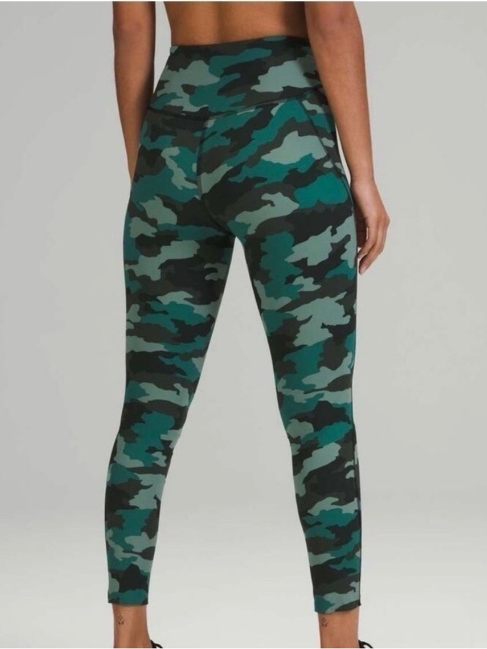 Lululemon Base Pace High-Rise Crop in Camo Tidewater Teal size 8